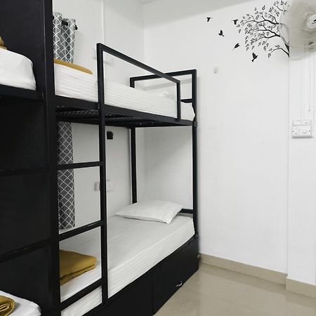 Hostel Stayzo Kochi Bagian luar foto