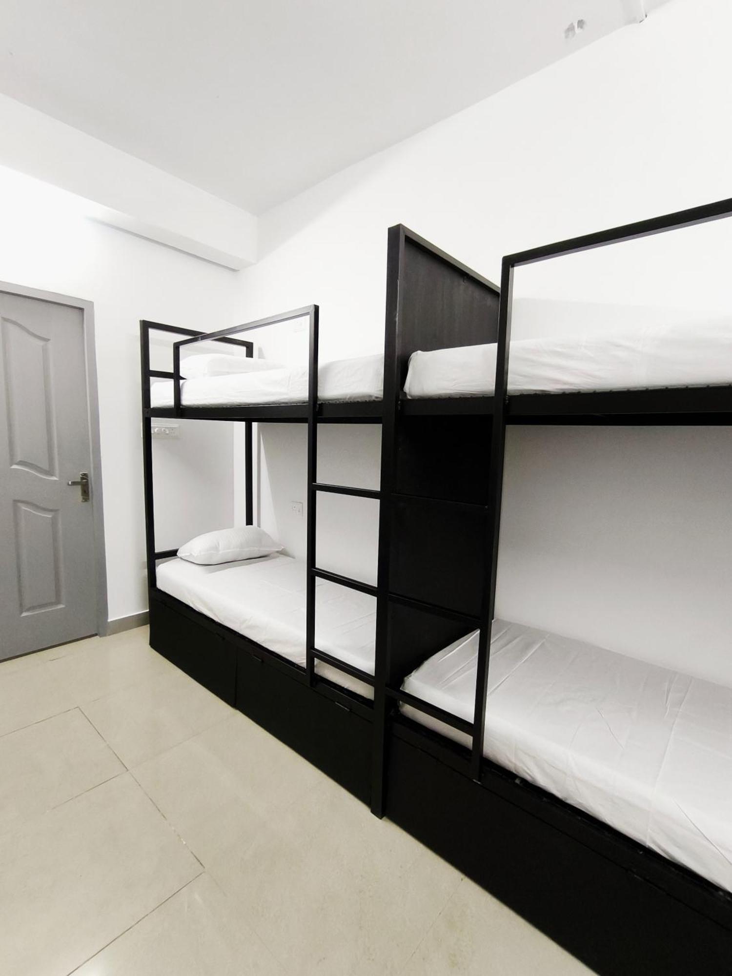 Hostel Stayzo Kochi Bagian luar foto