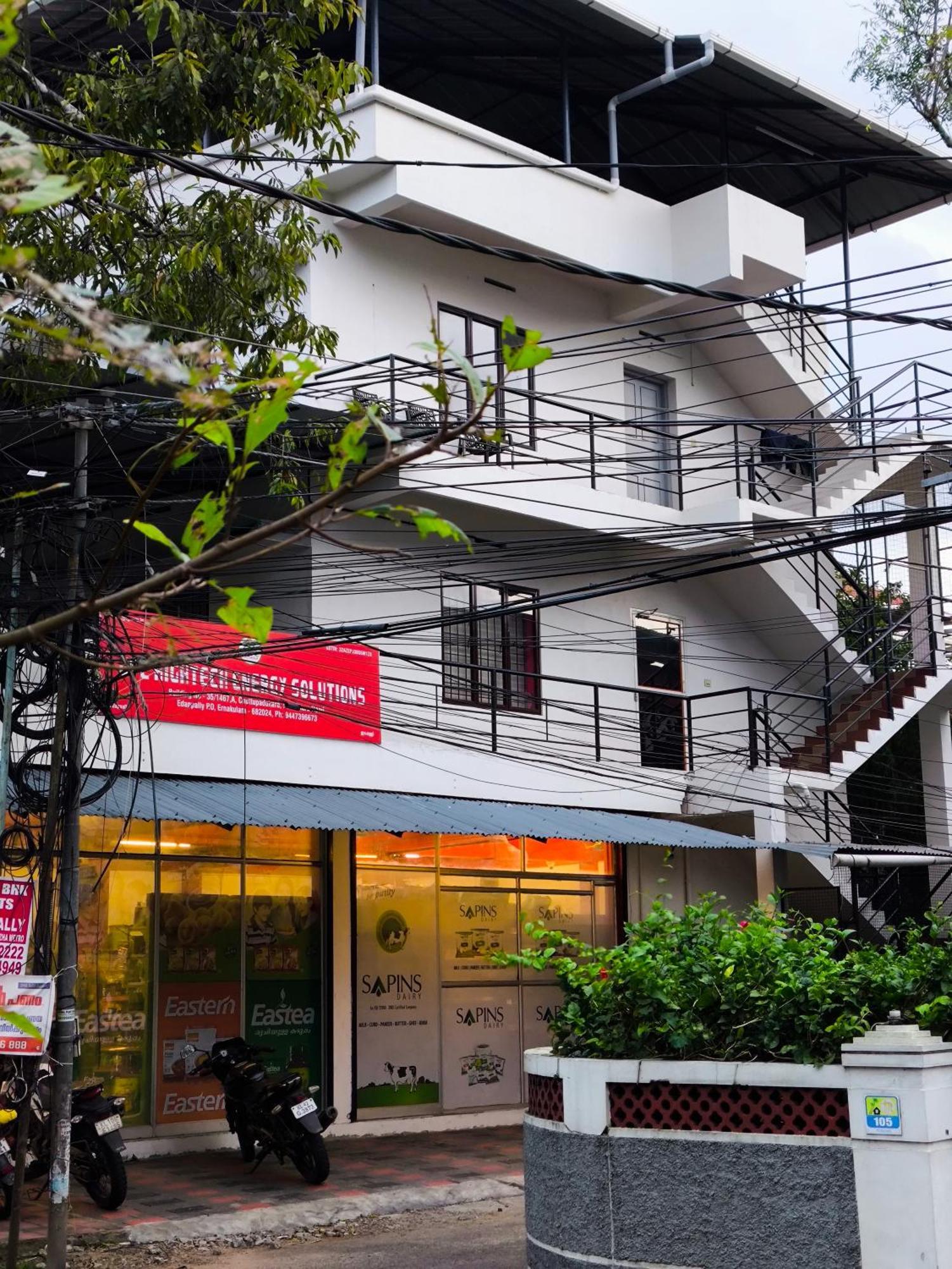 Hostel Stayzo Kochi Bagian luar foto