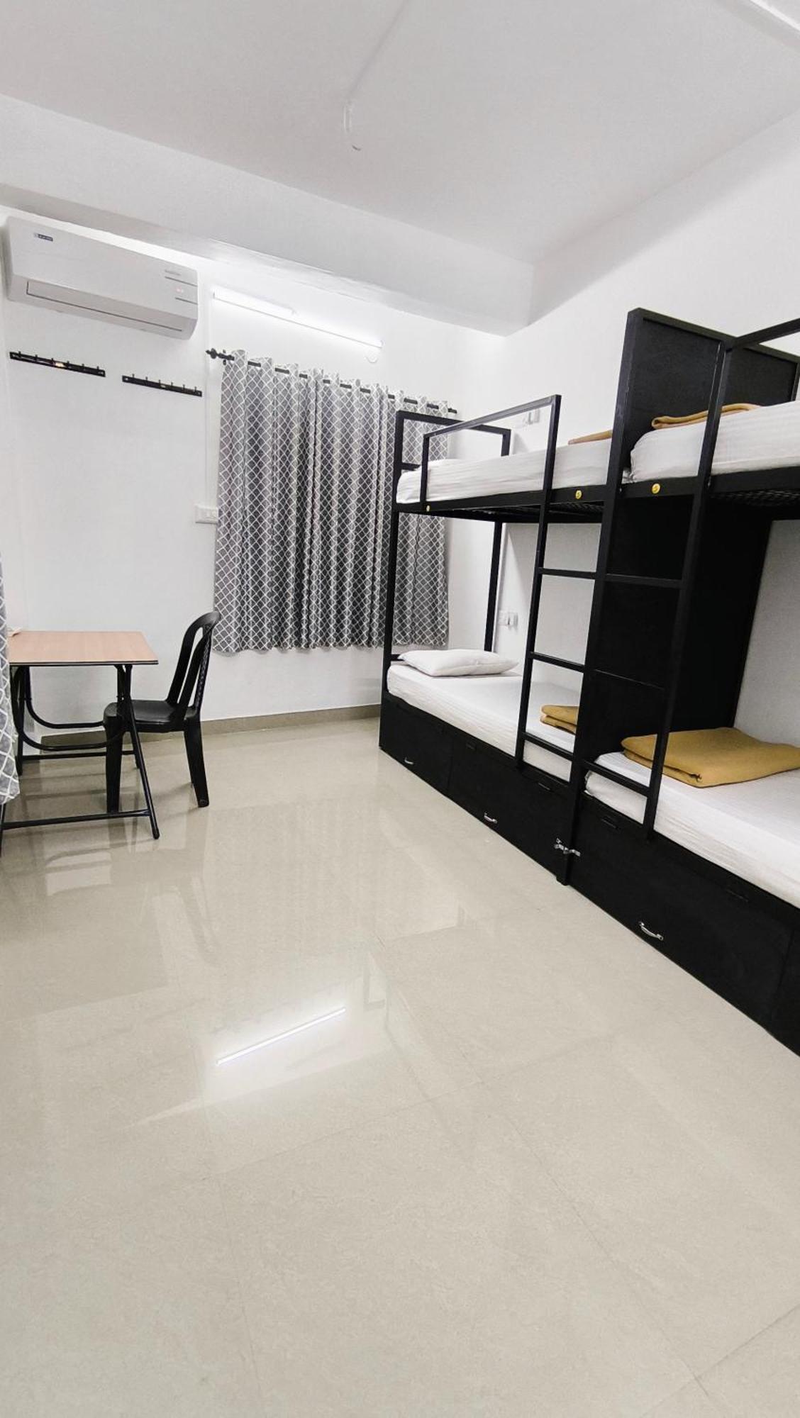 Hostel Stayzo Kochi Bagian luar foto