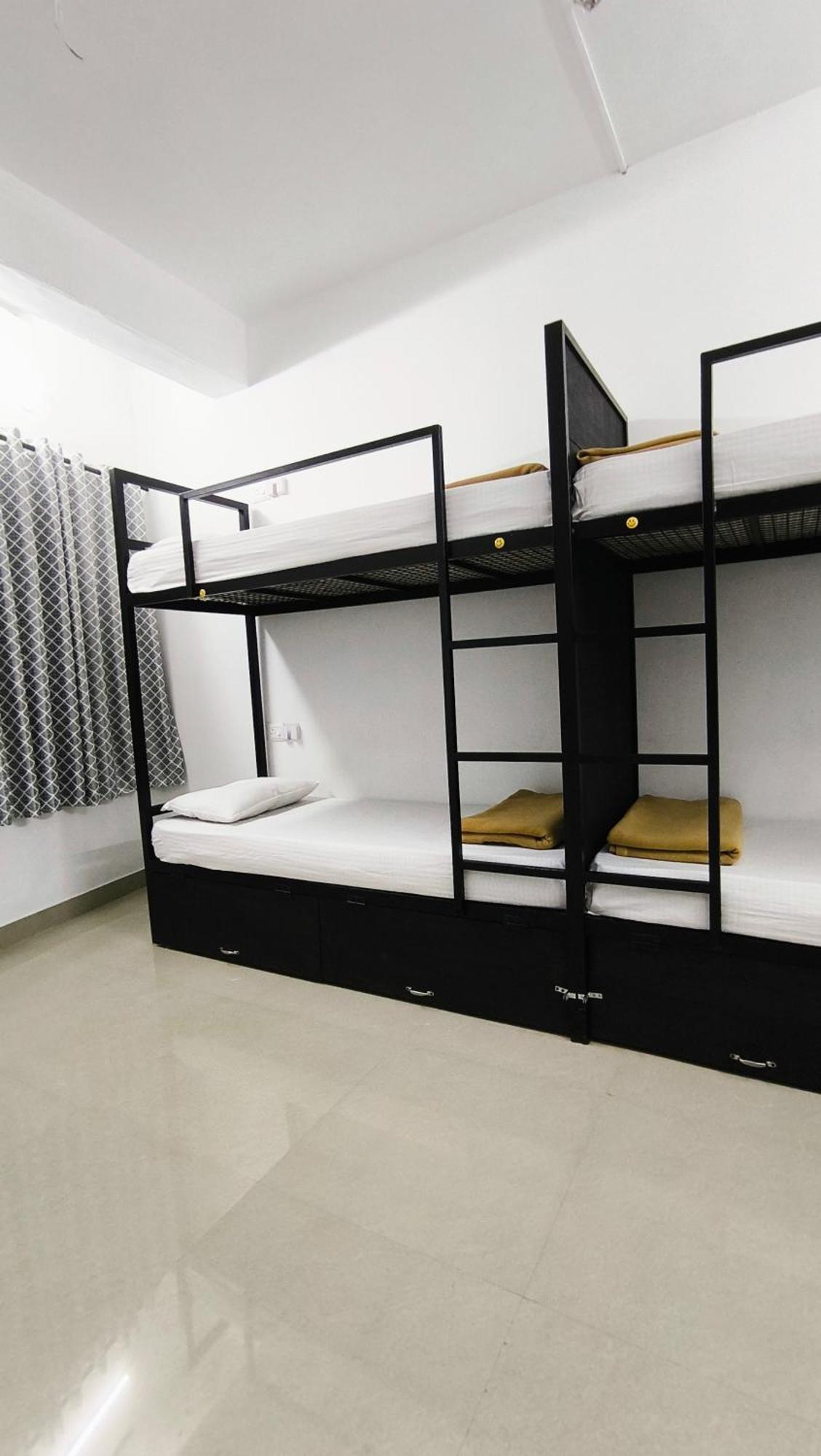 Hostel Stayzo Kochi Bagian luar foto