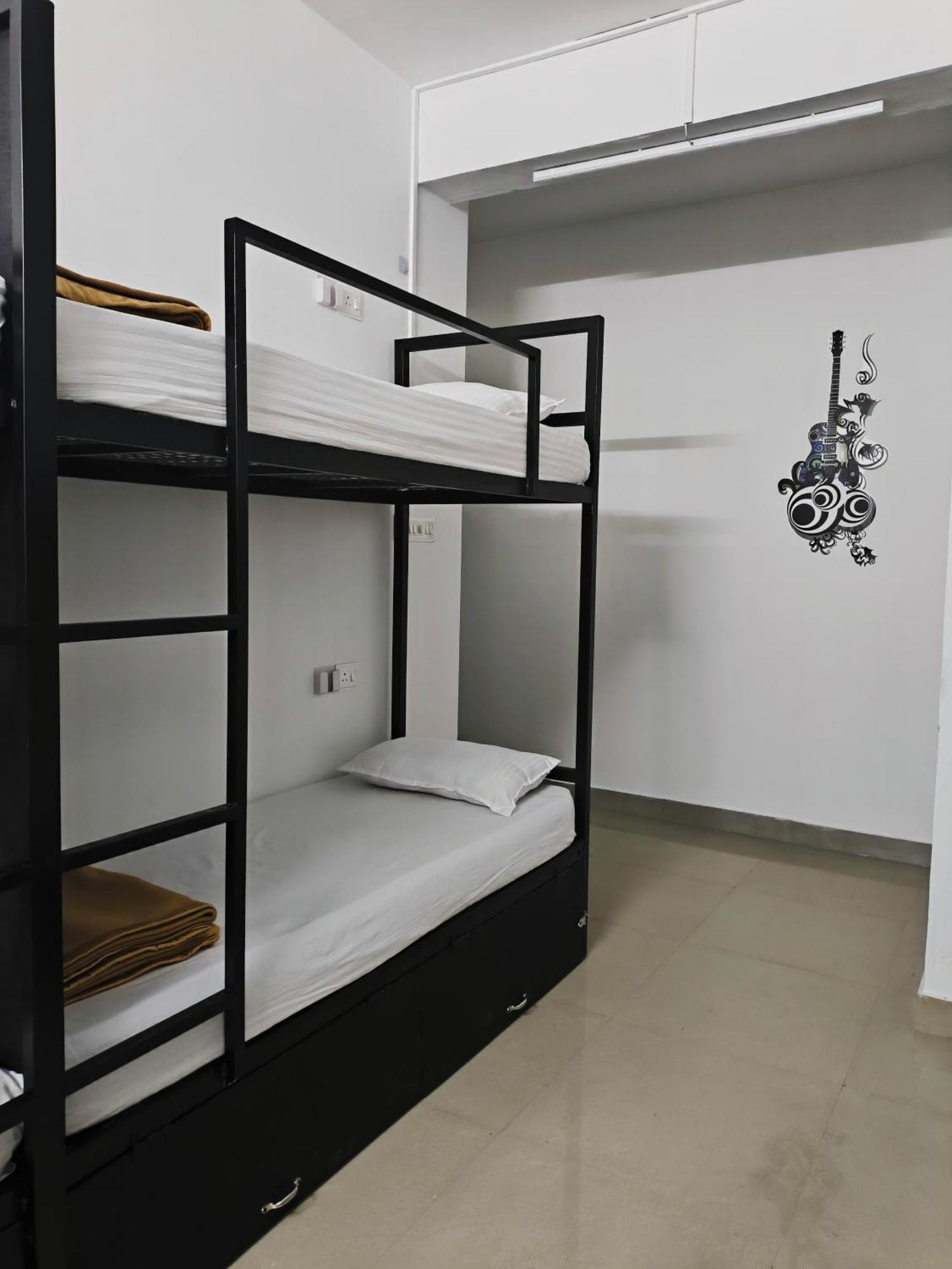 Hostel Stayzo Kochi Bagian luar foto