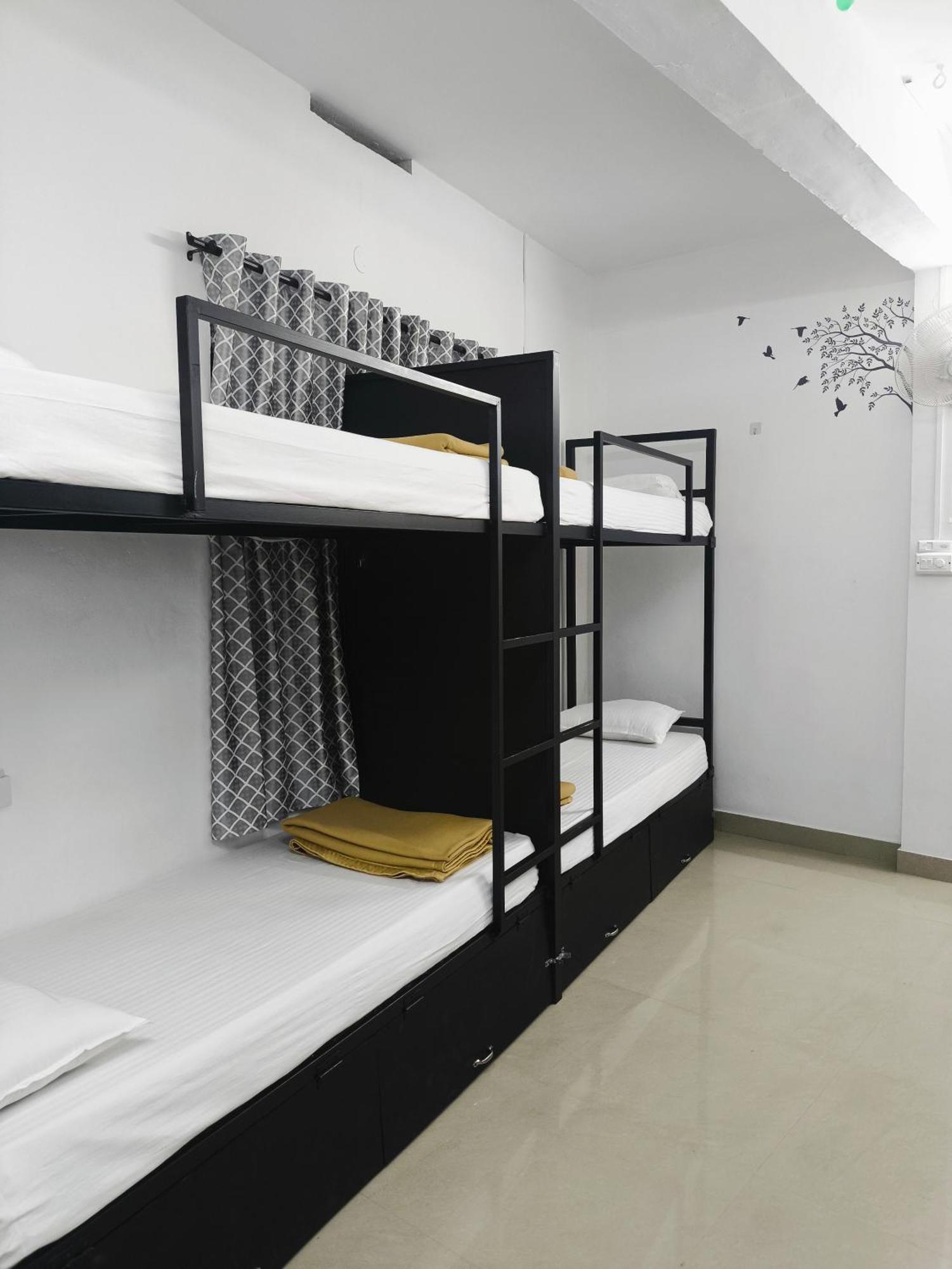 Hostel Stayzo Kochi Bagian luar foto