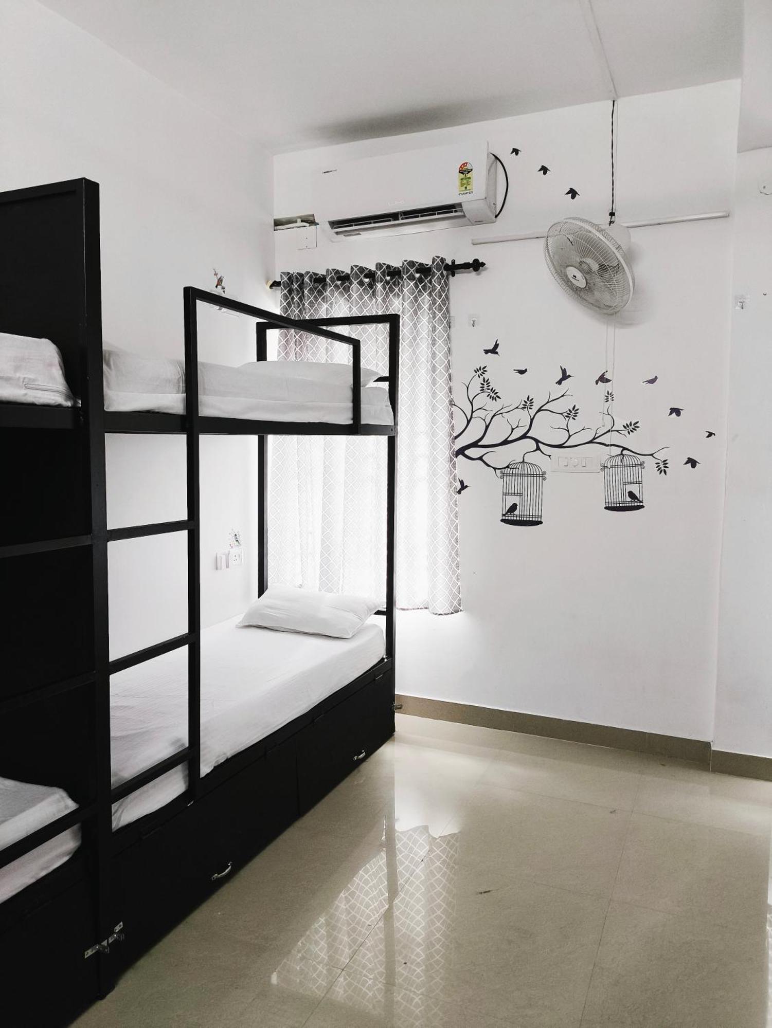 Hostel Stayzo Kochi Bagian luar foto